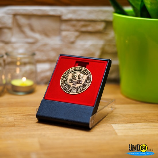 Ekspozytor prezentowy na Medal - Uhonorowany Weteran AA